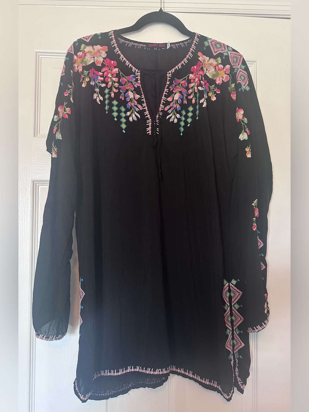 Johnny Was Black Embroidered Vanessa Tunic Top - Size Large